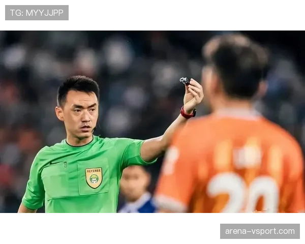 半场哨由裁判掌控：响哨即结束半场，补时由裁判决定