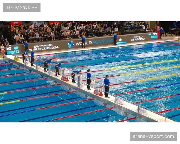 听说凯蒂·莱德基一回泳池就像女王驾到，日常喝水都比我们贵？