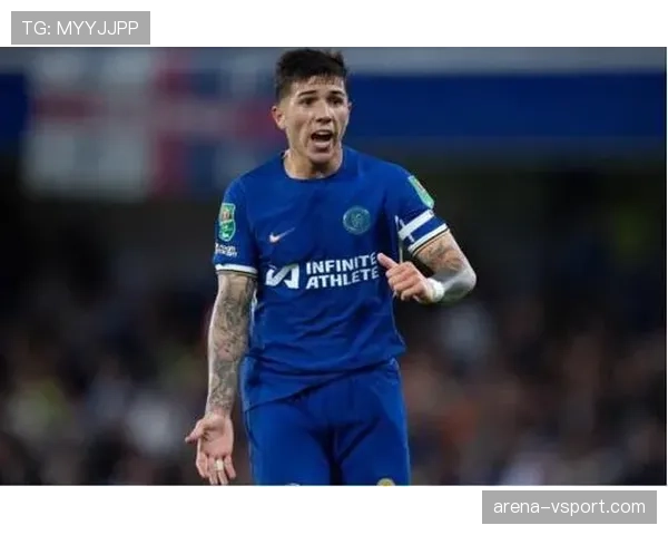 恩佐·费尔南德斯家里冰箱贴都是训练计划表