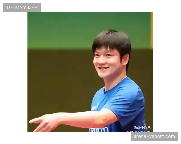 樊振东训练完随手啃个鸡腿，这自律和松弛感我真学不来